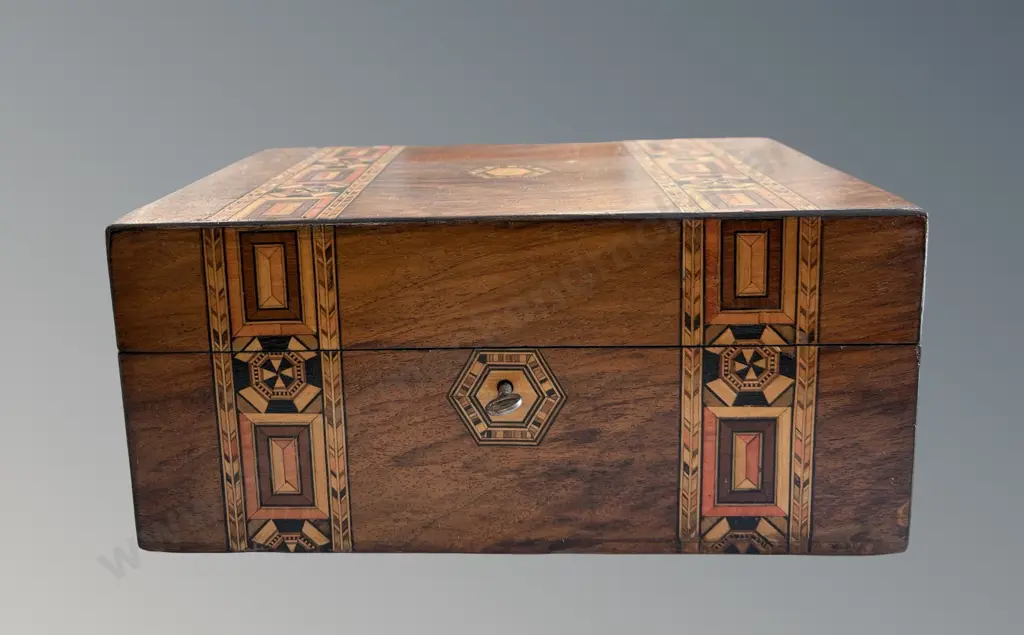 Victorian Walnut and Inlaid Jewellery Box L27.5xD19.5cm Image 1++