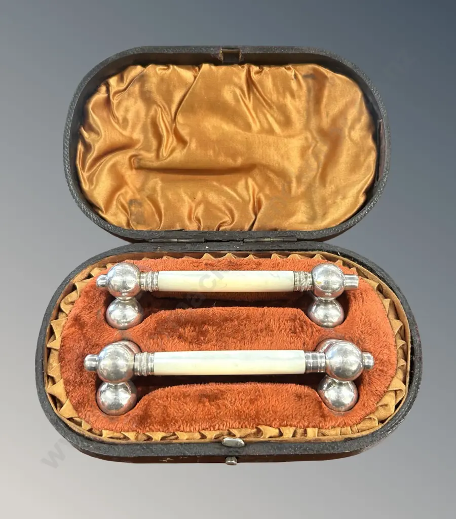Cased Mother of Pearl and Silver Knife Rests Image 1++