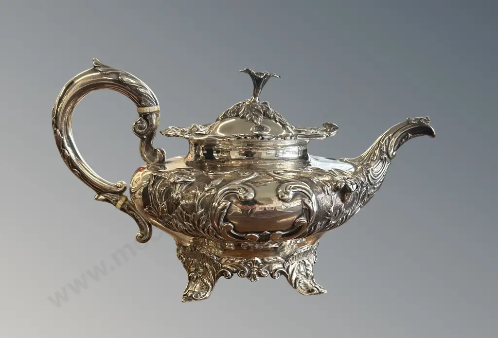 Sterling Silver Teapot, TW916gms Image 1++