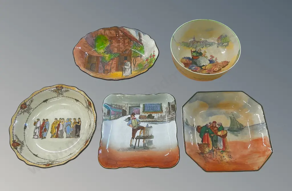Five Pieces of Royal Doulton - Bowls and Dishes Image 1++