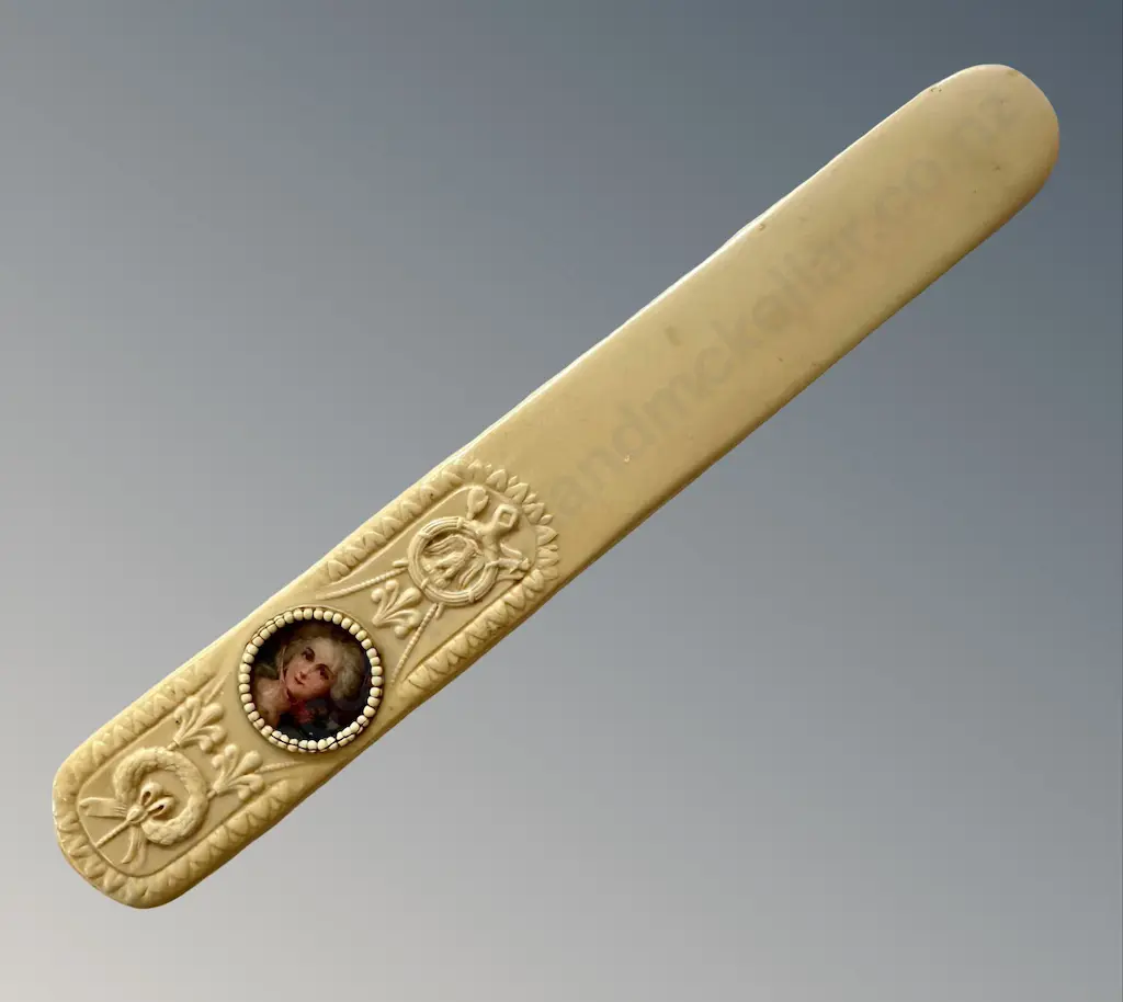 Celluloid Paper Knife with Portrait in Beaded Frame, L19cm Image 1++