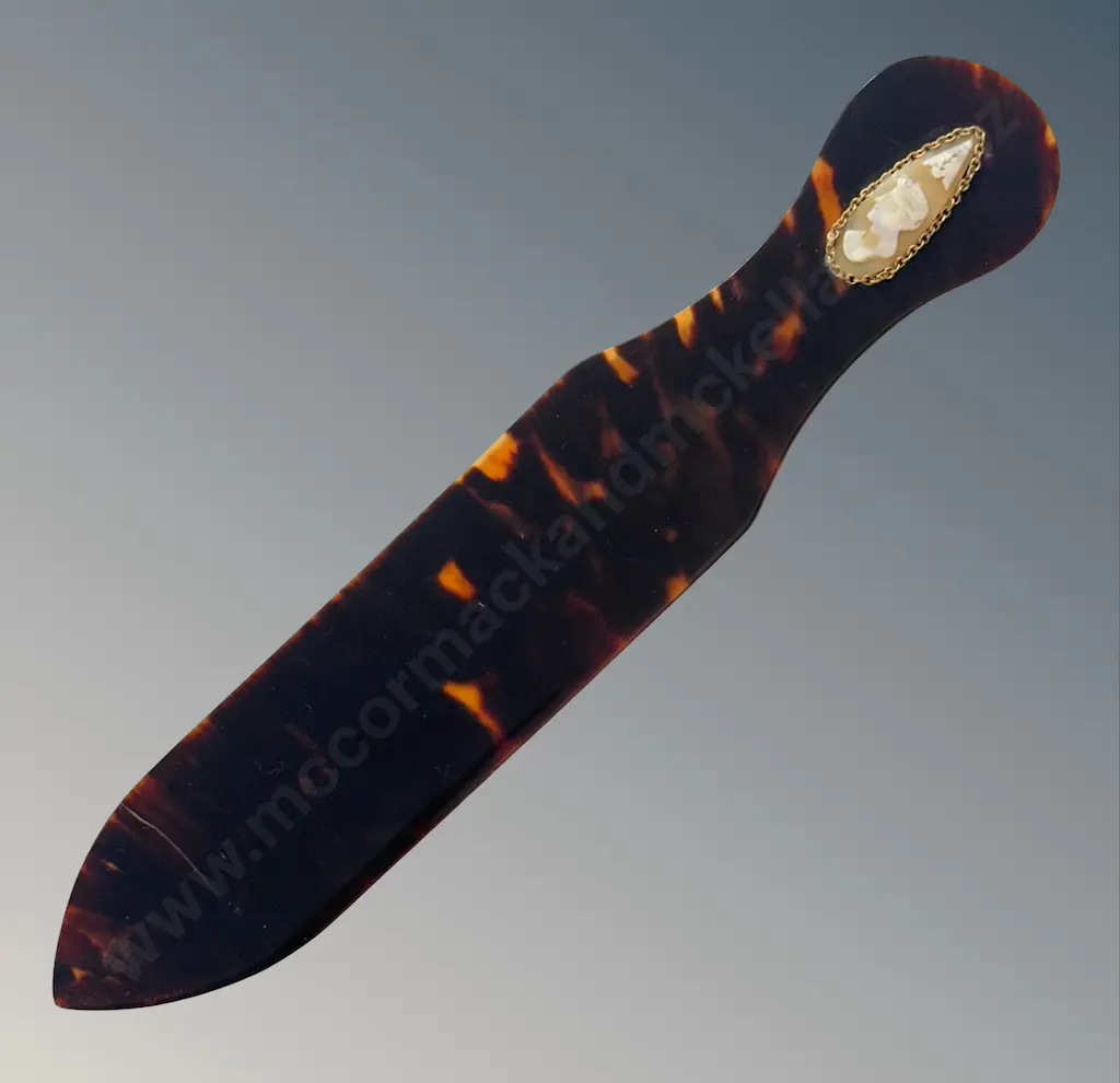 Tortoiseshell Letter Opener with Inlaid Cameo on Handle, L24cm Image 1++