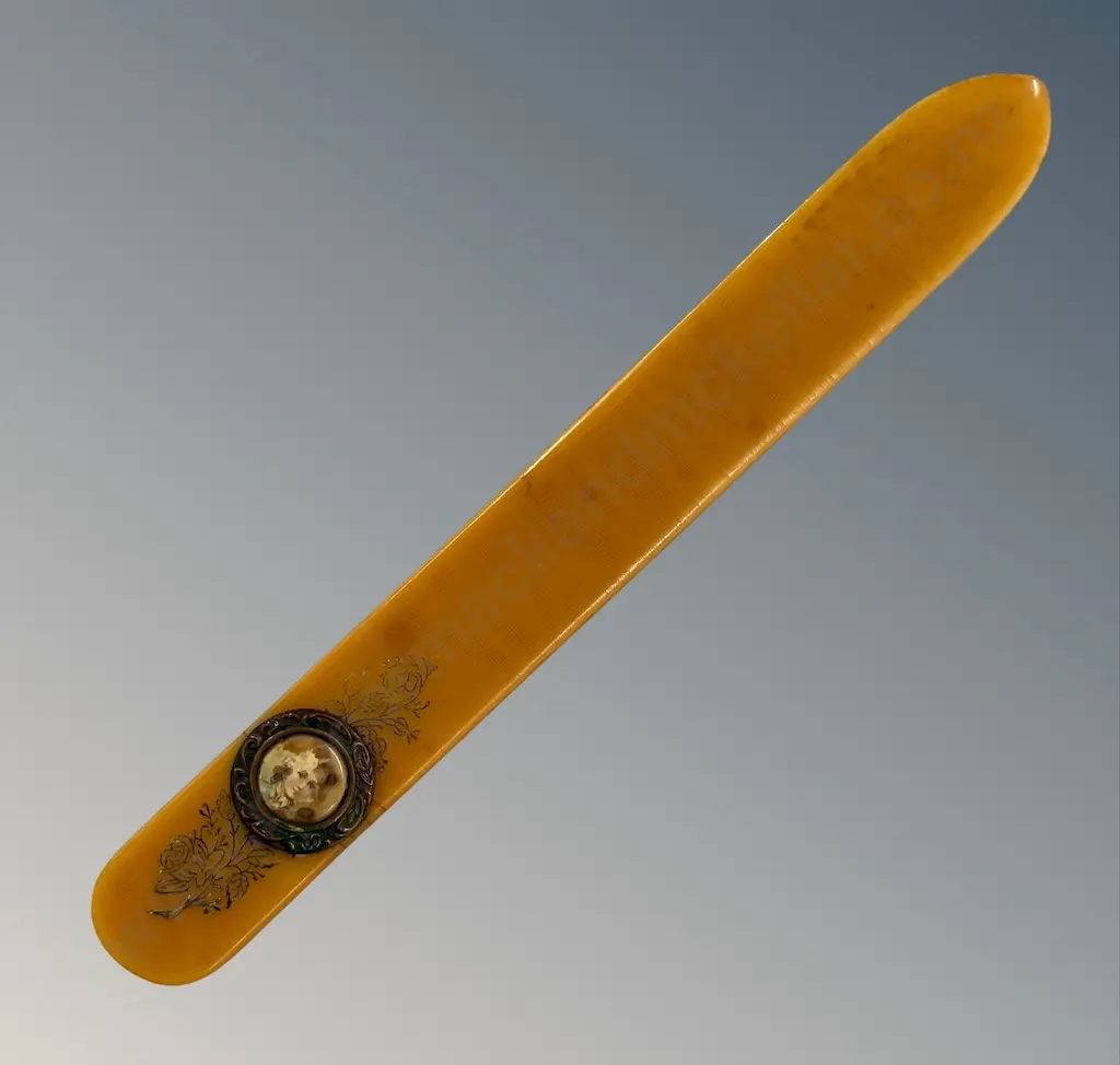 Celluloid with Copper Portrait Letter Opener L20cm Image 1++