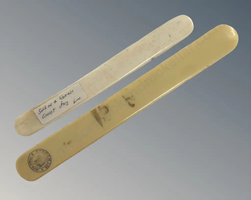 Two Ivory Paper Knives L18cm, L22cm Image 1++