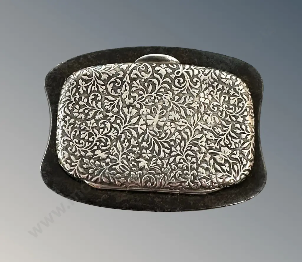 Embossed Silver Tinder Box with Steel Surround L5cm Image 1++