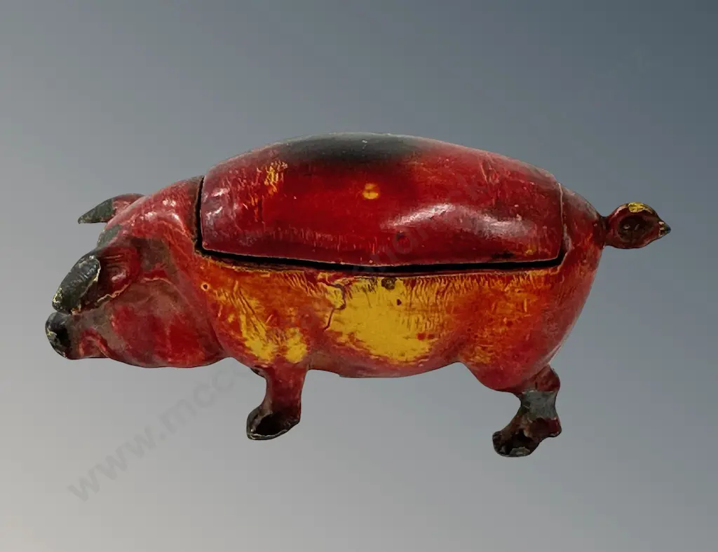 Red Painted Metal Pig Table Match Holder H4.5cm Image 1++