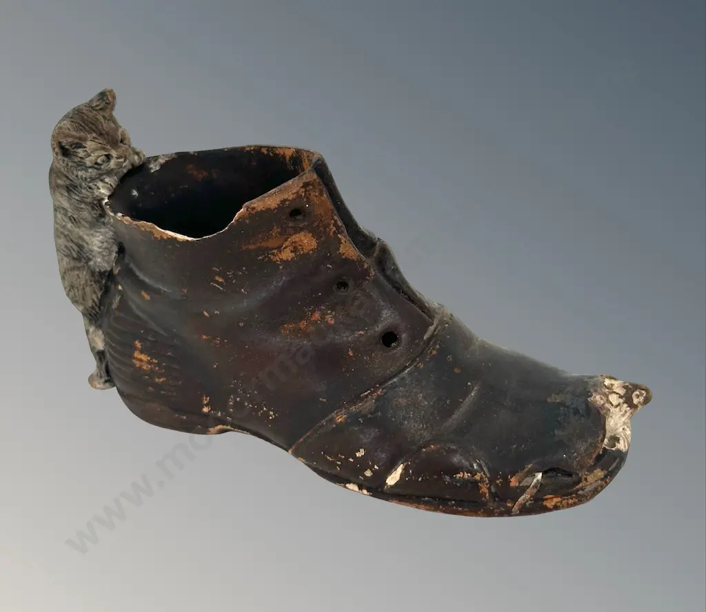 German Porcelain Shoe with a Cat Matchbox Holder, AF chip to rim H5cm Image 1++