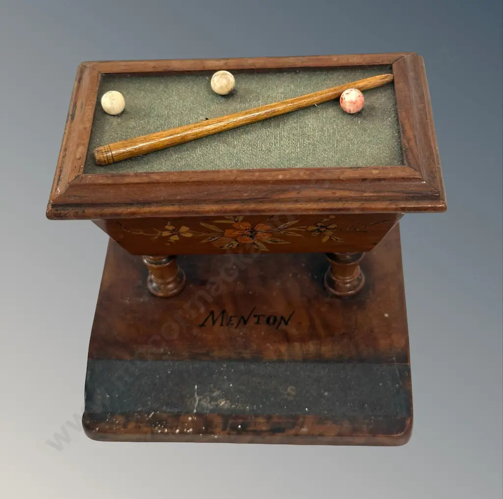 Menton Mahogany with Floral Inlay Pool Table Match Holder H6.5cm Image 1++