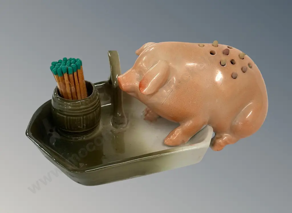 Porcelain Fairing Pig Table Match Holder H6cm Image 1++