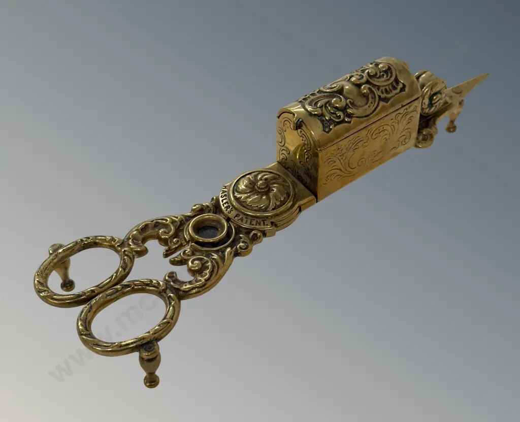 Brass Cigar Cutter Table Match Holder in the form of Candlewick Scissors H6cm Image 1++