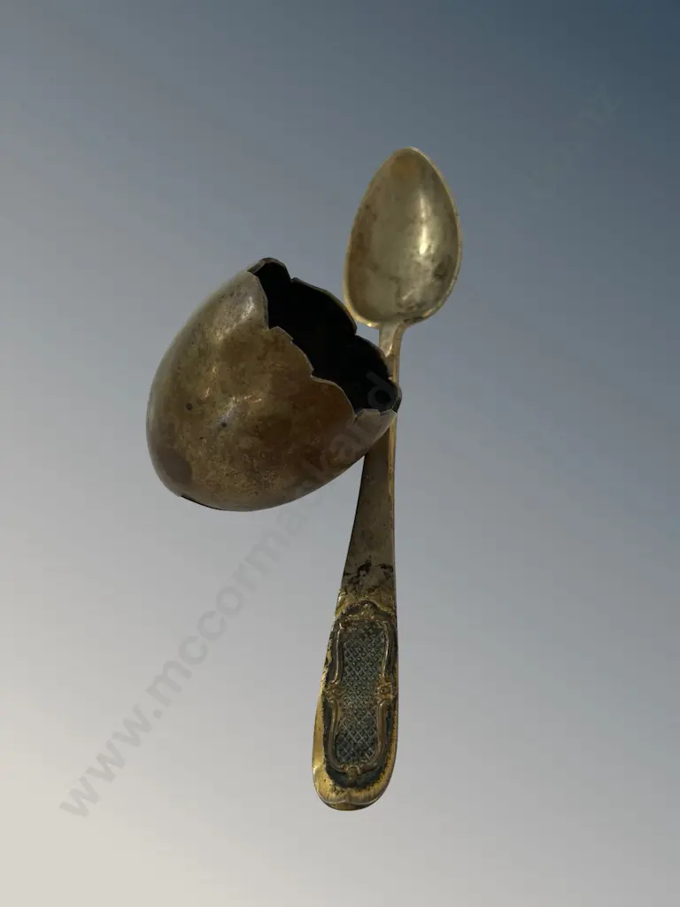 Brass Egg and Spoon Table Match Holder H4.5cm Image 1++