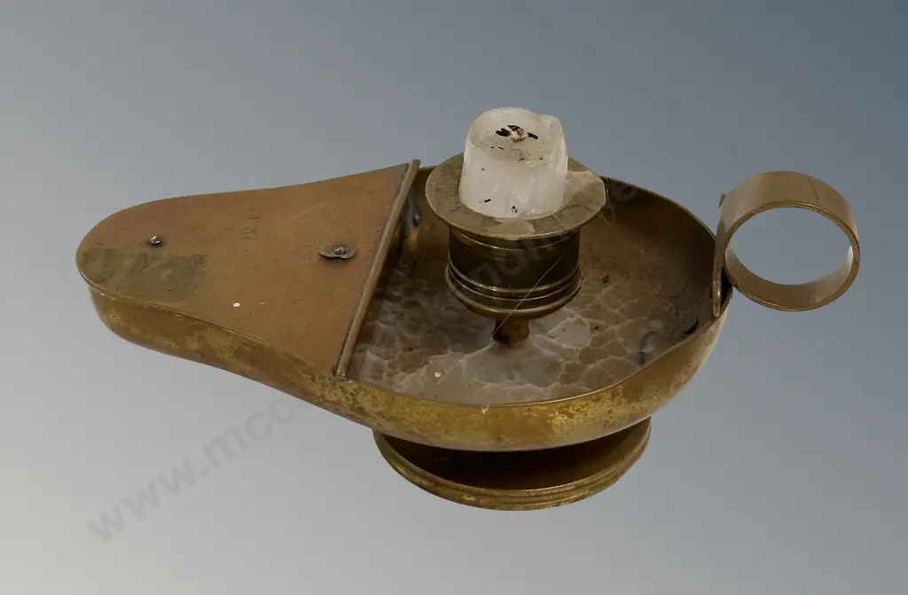 Brass Oil Lamp Shape Double Striker Table Match Holder H8cm Image 1++