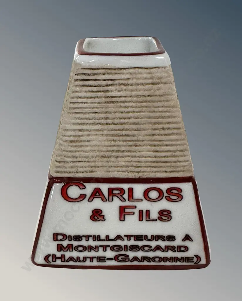 Porcelain Carlos and Fils Red Table Match Holder H8.5cm Image 1++