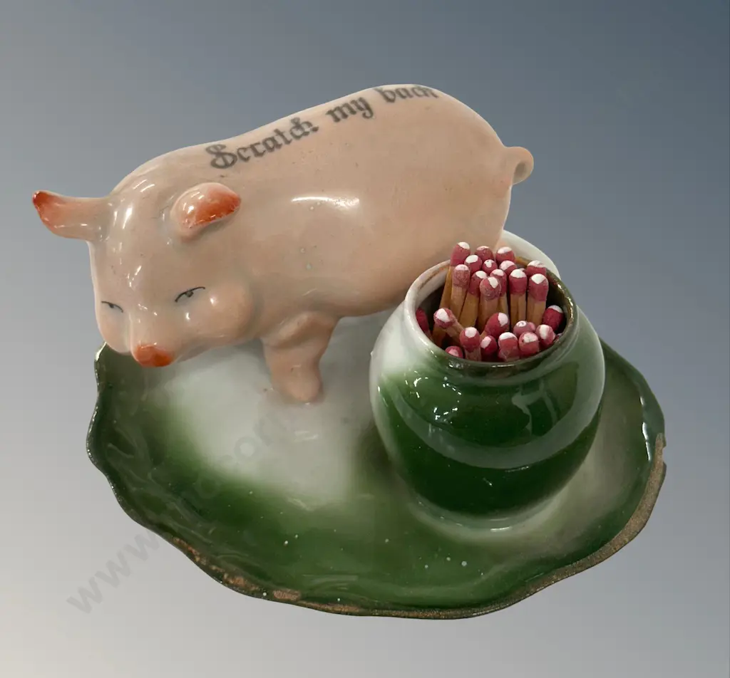 Porcelain Fairing Pig 'Scratch my Back' Table Match Holder H5cm Image 1++
