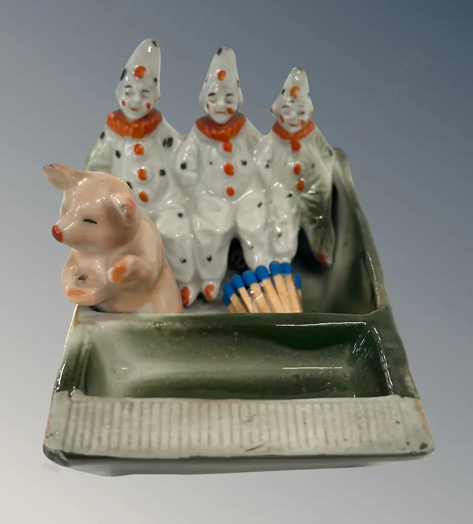 Porcelain Fairing Pigs & Clowns Table Match Holder L12cm Image 1++