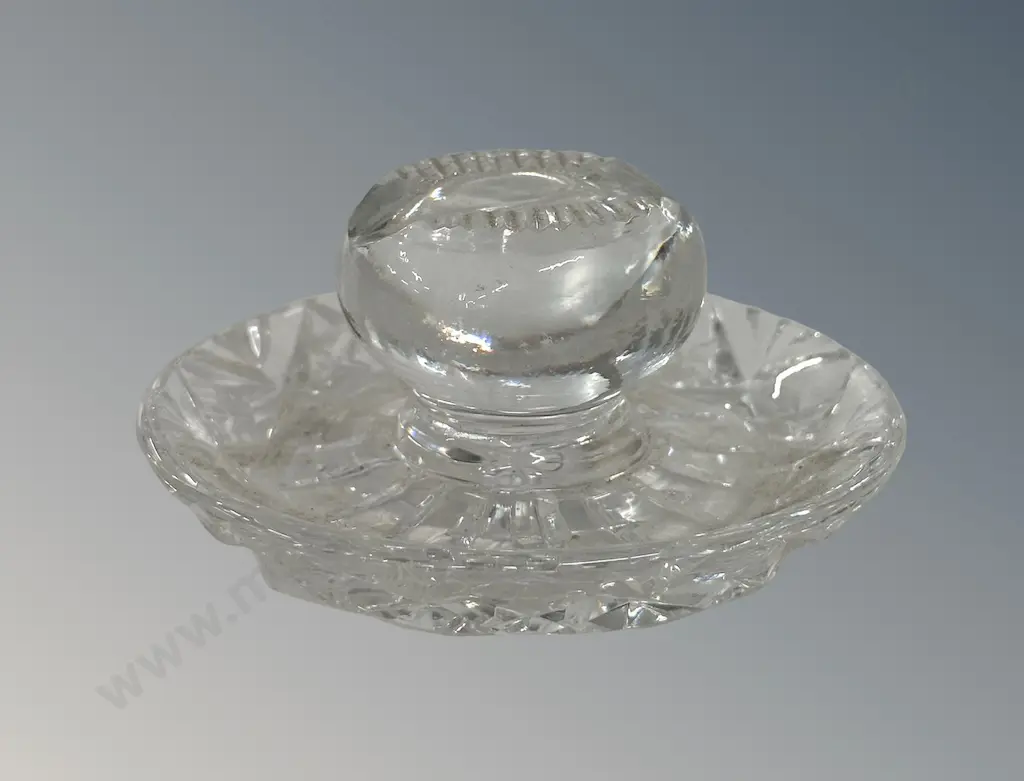 Glass Ashtray Striker and Cigarette Holder H5cm Image 1++