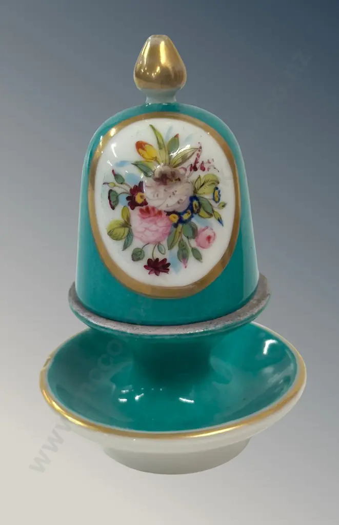 Brecknell Turner & Sons, London Floral Table Match Holder H13cm Image 1++