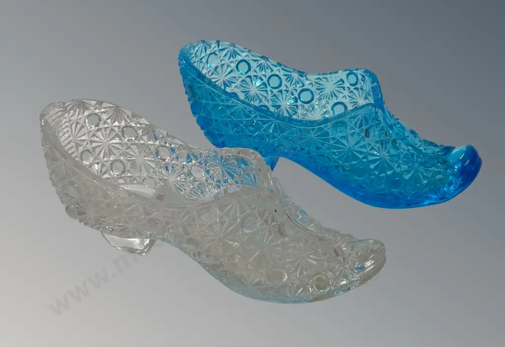 Two Embossed Glass Shoe Matchbox Holders H4cm Image 1++