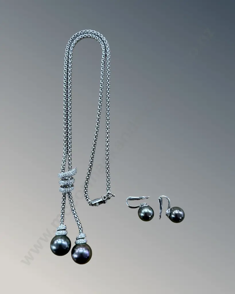 Boxed Black Pearl Pendant on Silver Chain and Matching Earrings, Chain L52cm Image 1++