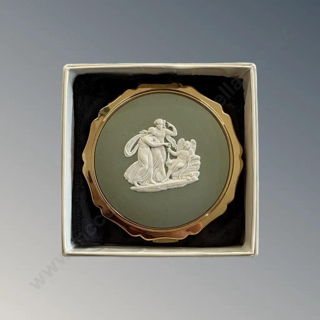 Boxed Stratton Wedgwood Compact Image 1++
