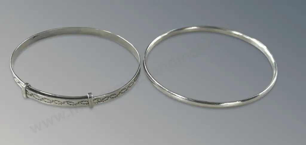 Two Sterling Silver Bangles, TW19.7gms Image 1++
