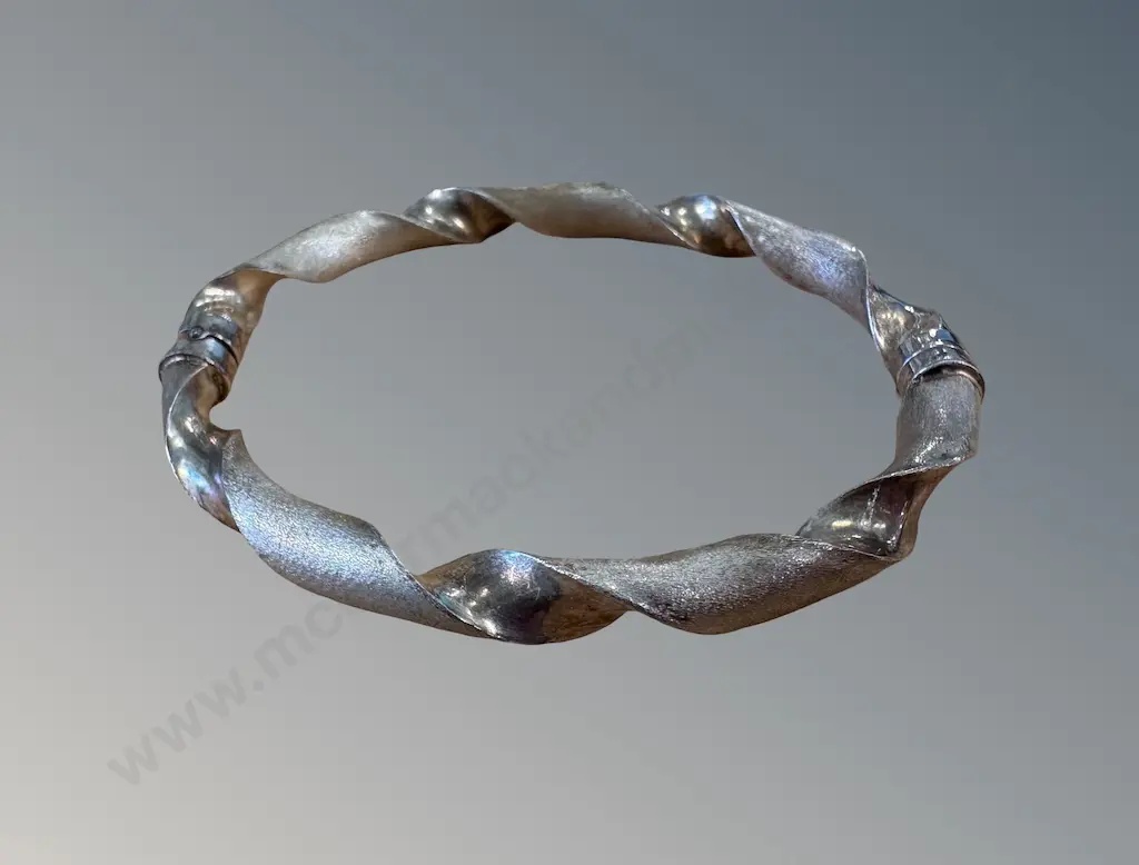Sterling Silver Twisted Bangle, L7.5xW6cm, TW13.1gms Image 1++