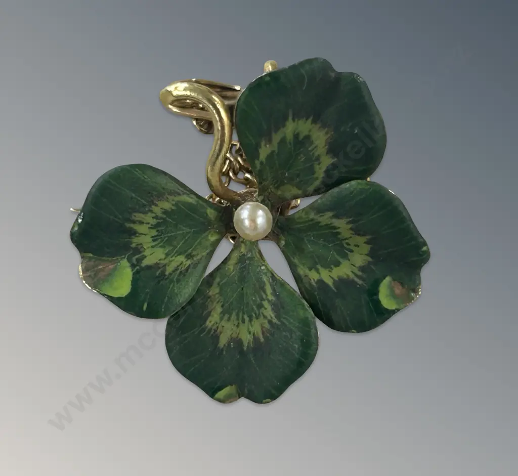 9ct Gold and Enamel Four Leaf Clover Brooch, minor chips to enamel TW3.7gms Image 1++