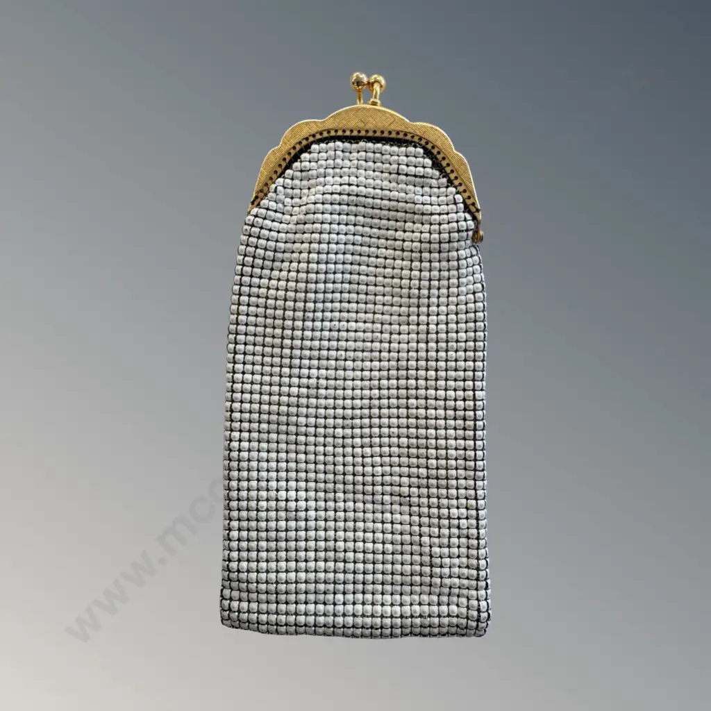 White Enamel Glomesh Glasses Case Image 1++