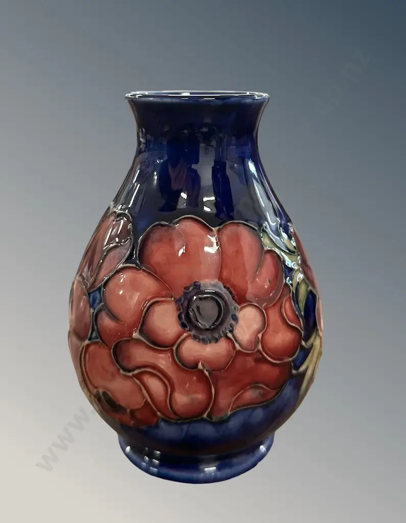 Moorcroft Anemone Pattern Vase  H13cm Image 1++