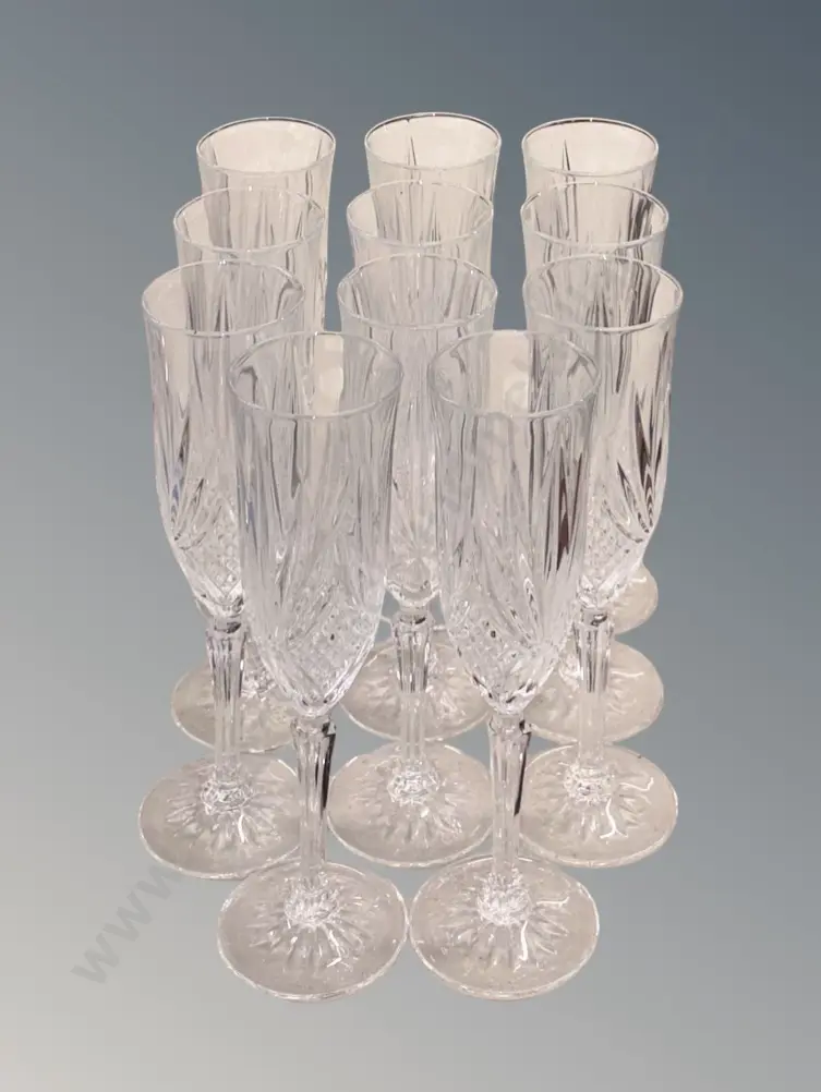 Eleven Crystal Stem Glasses, H21cm Image 1++