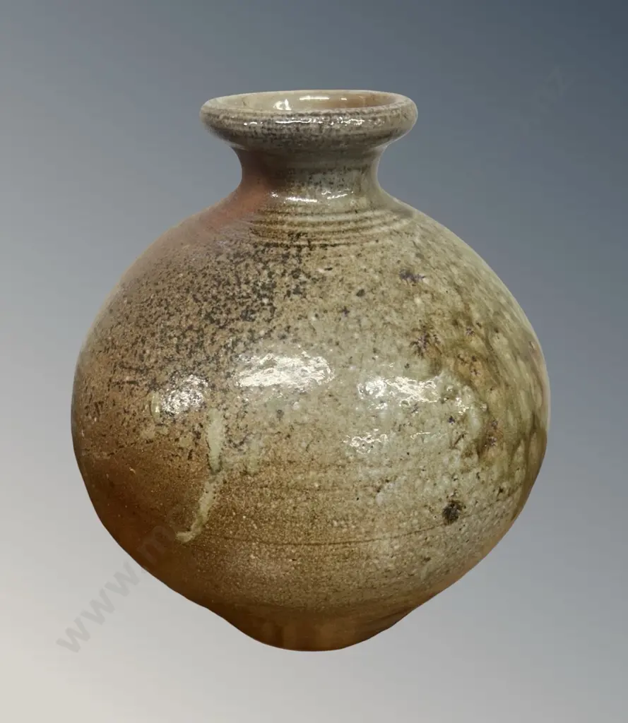 Averill Cave - Onion Shaped Pottery Vase, H22cm Image 1++