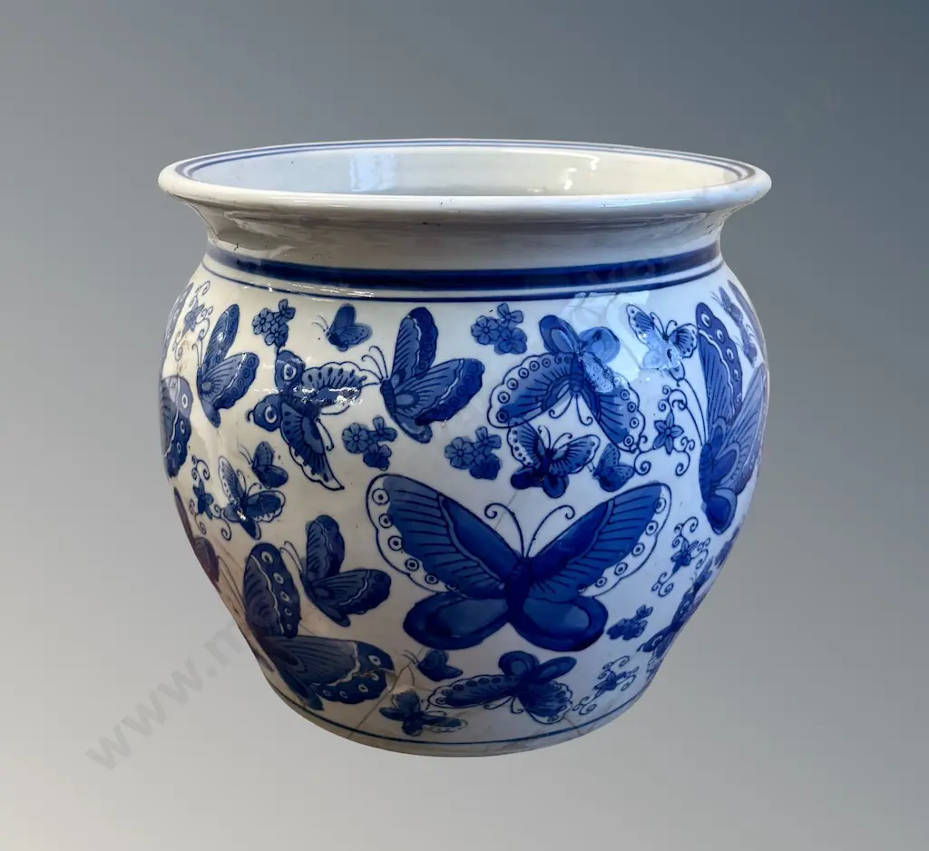 Blue and White Jardiniere with Butterflies, H22xDia26cm Image 1++