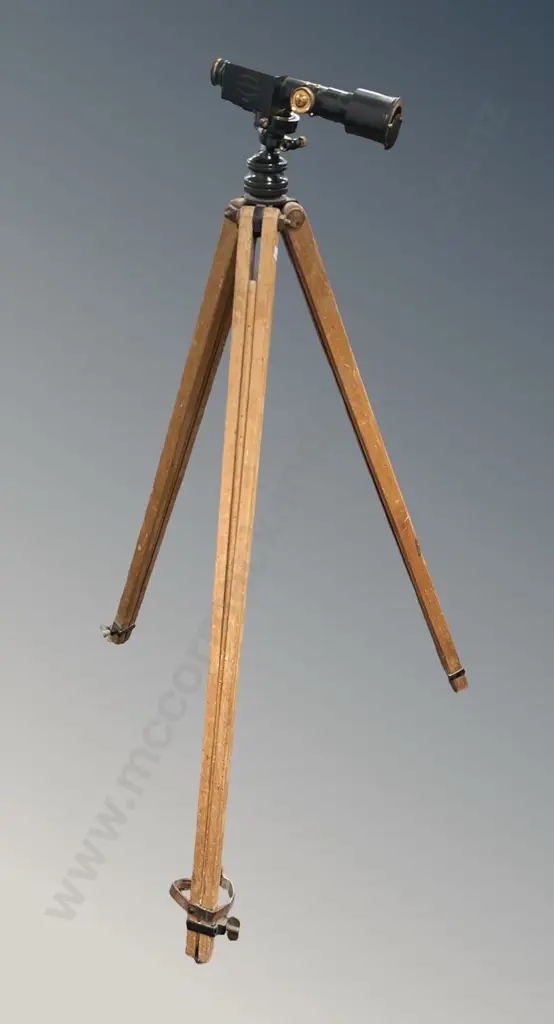 ER Watts and Son, London Engineering Line Level Instrument Mounted on Wooden Tripod, H96cm Image 1++