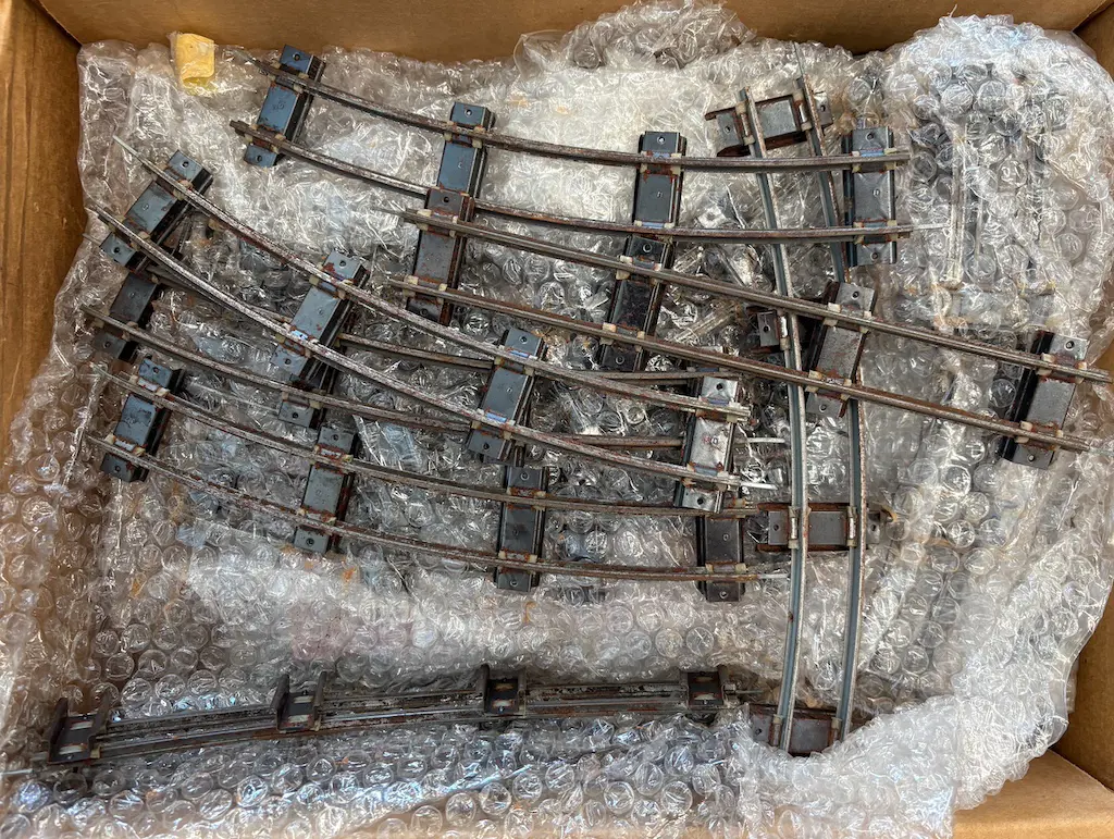 Boxed Lionel 'The Pacemaker' American Made Complete Electric Train Set, 027 Gauge and additional tracks Image 1++