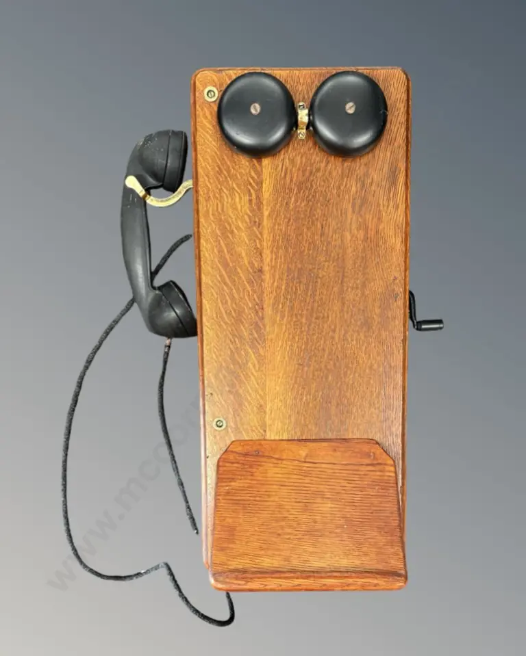 Wall Mounted Oak Telephone with Crank Image 1++