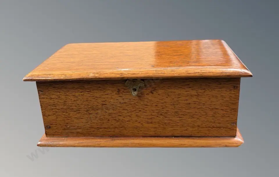 Oak 'Spinet' Cigarette Box, H6xL16.5xD9.5cm Image 1++
