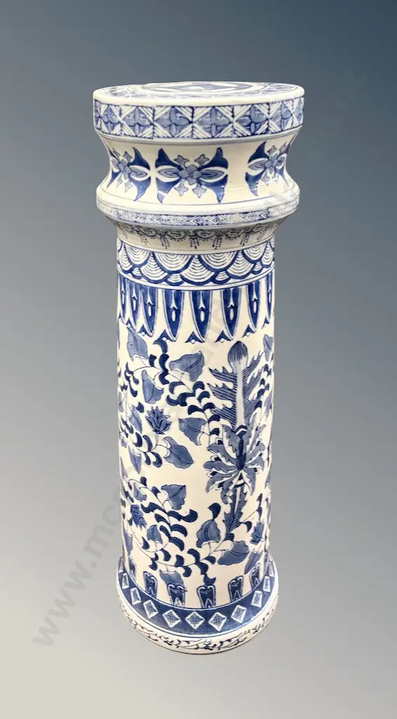 Blue and White Porcelain Plant Stand with Floral Motif, H60xDia19.5cm (top) Image 1++