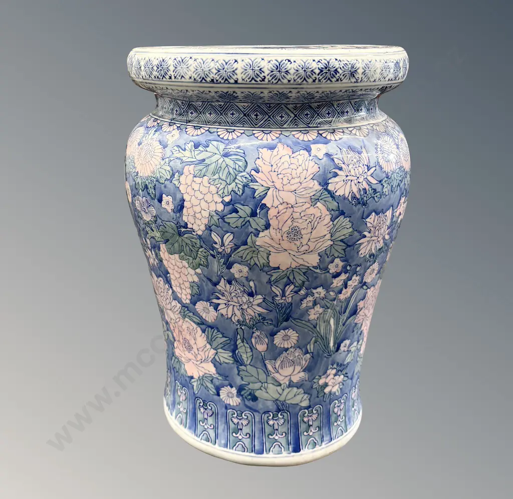 Blue Porcelain Stool with Pink Roses Motifs, H42xDia28.5cm (top) Image 1++