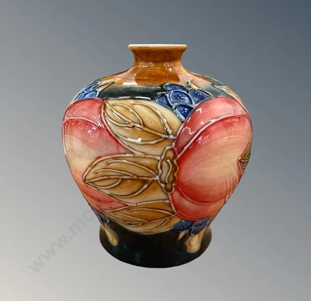 Tupton Ware Squat Vase, H12cm Image 1++