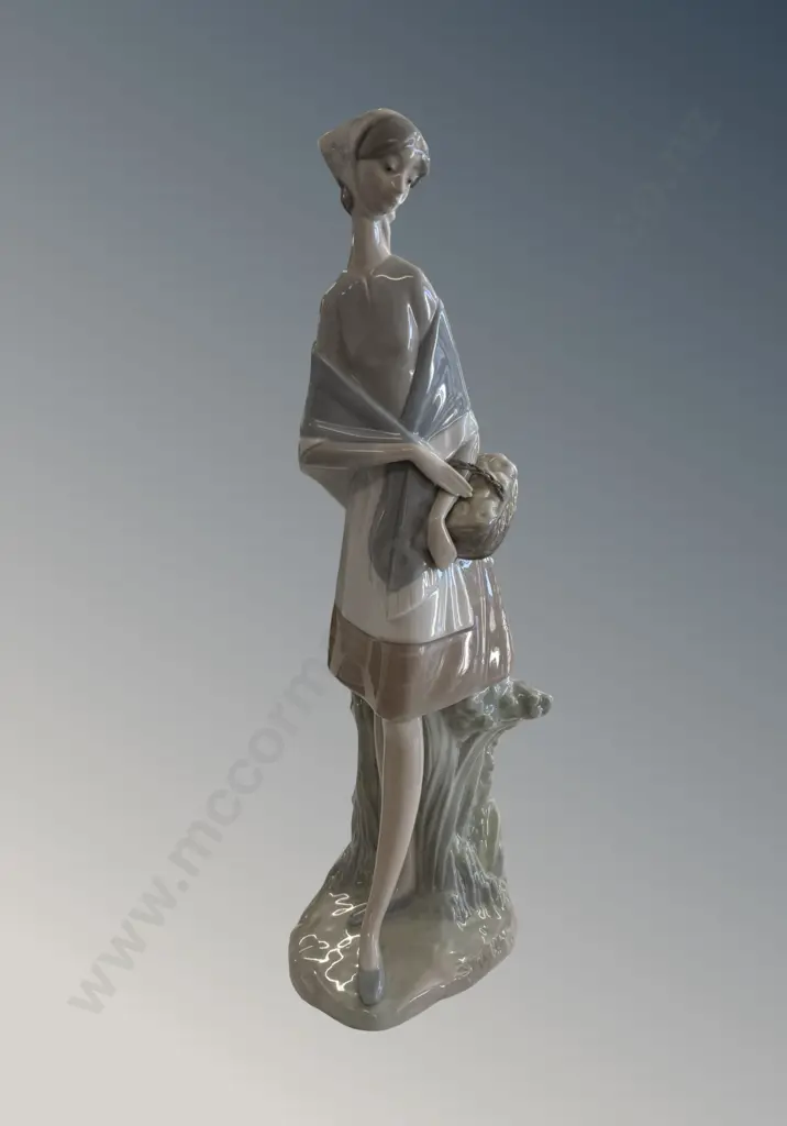 Lladro Figure - Girl with Basket H38cm Image 1++
