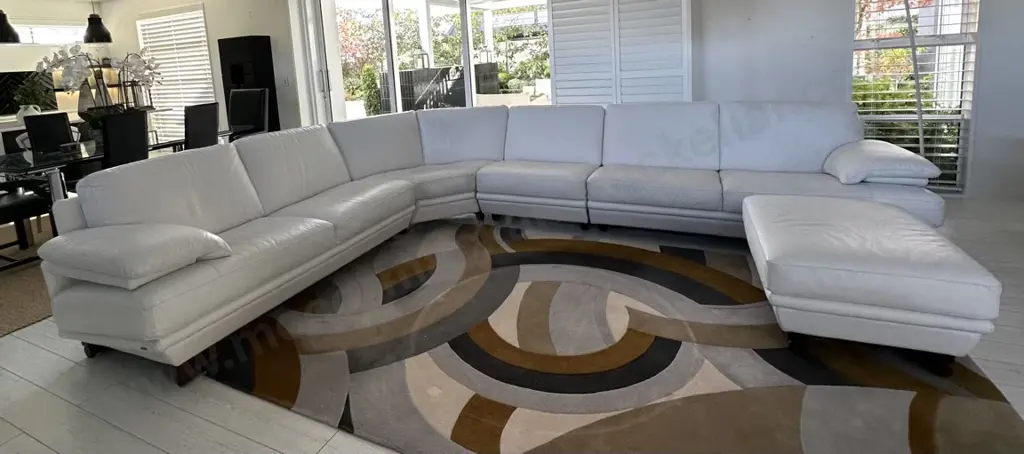 Natuzzi White Leather Curved Four Sectional Sofa and Matching Ottoman L630cm Image 1++