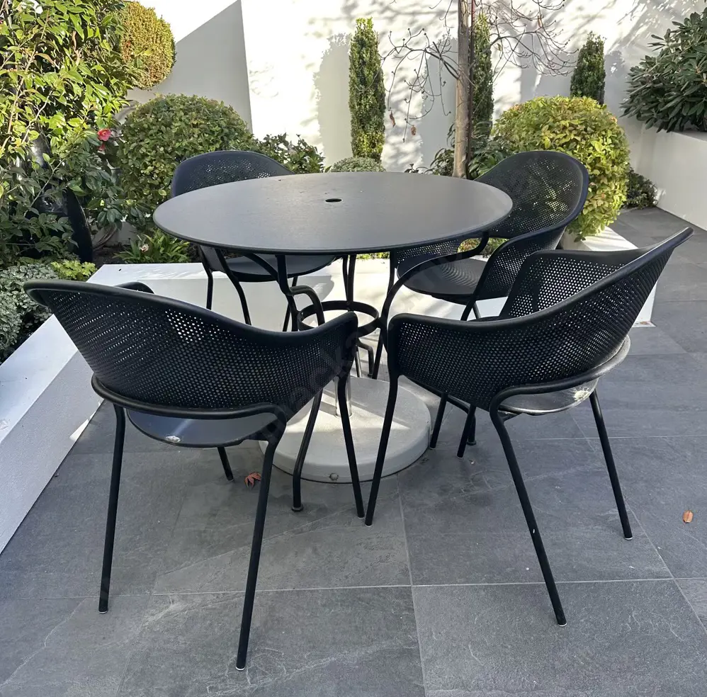 Cafe Style Circular Outdoor Table and Four Chairs D96cm Image 1++