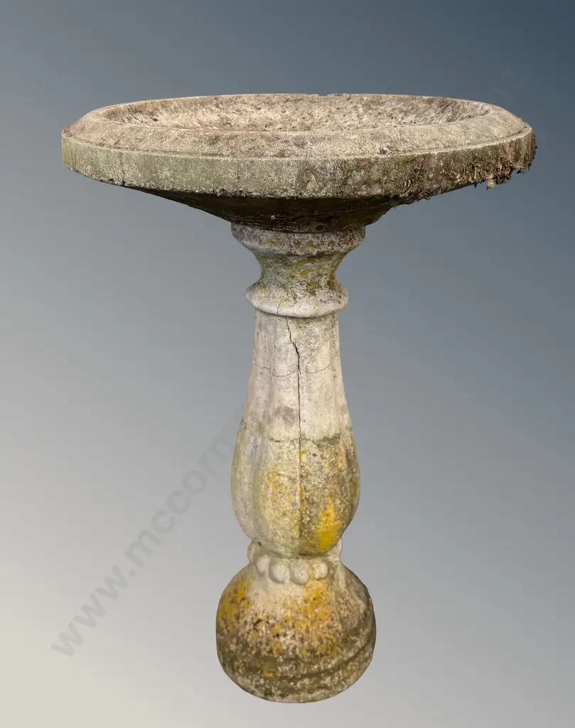Concrete Bird Bath with Centre Pedestal Base, H64xDia42cm, AF crack to base Image 1++