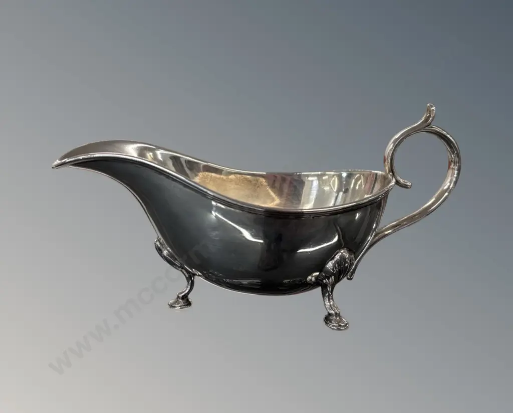 Sterling Silver Footed Gravy Boat,TW131gms Image 1++