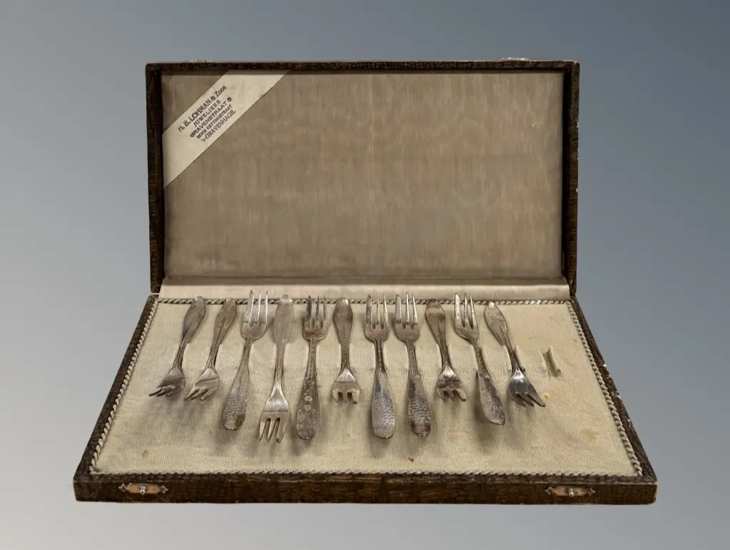 Cased Ten 835 Silver Cake Forks, TW182gms Image 1++