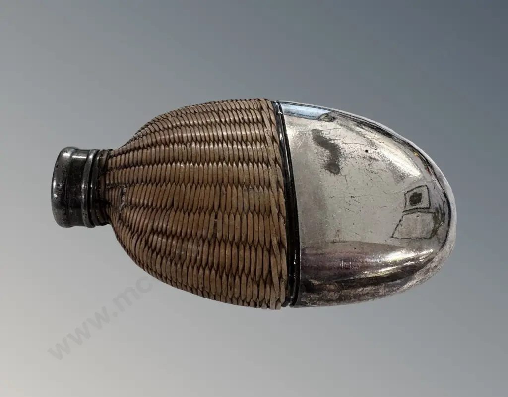Hip Flask with Woven Basket over Glass and Silver metal Base, H15cm Image 1++