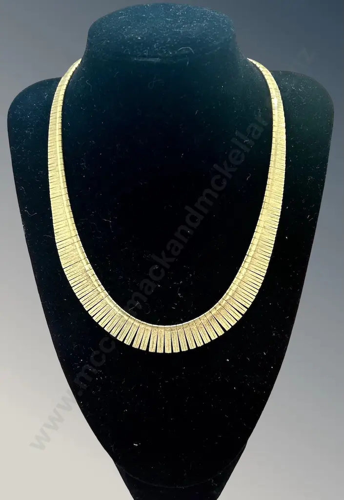 18ct Gold Cleopatra Collar Necklace, L45cm, TW40.1gms Image 1++
