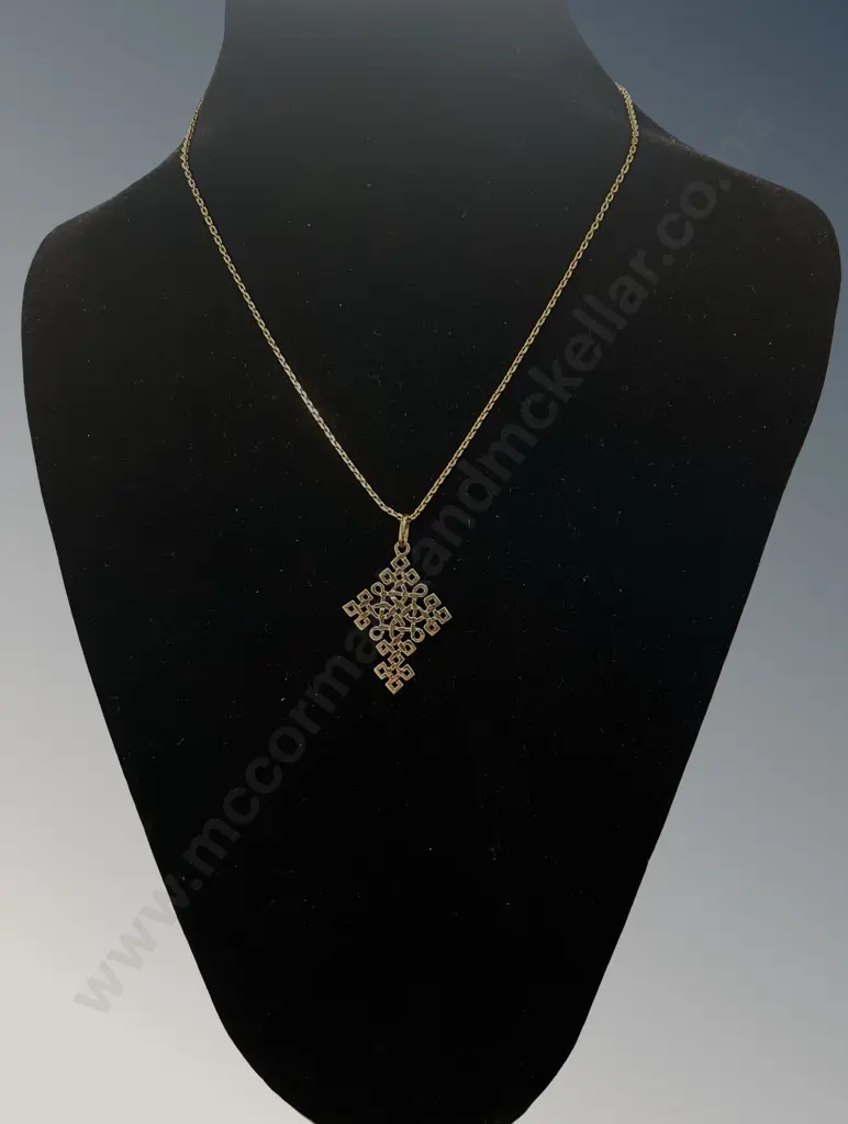 18ct Gold Pendant 3.16gms, on Gold Plated Chain Image 1++