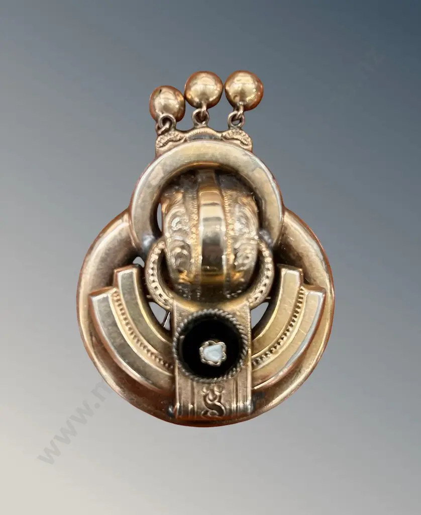 14ct Gold and Onyx Brooch, TW8.6gms Image 1++
