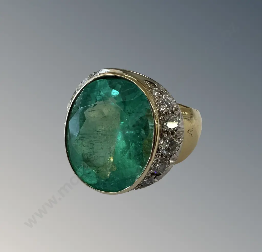 18ct Yellow and White Gold Large Natural Colombian Emerald & Diamond Set Ring, 14.48ct, Please see valuation attached Image 1++